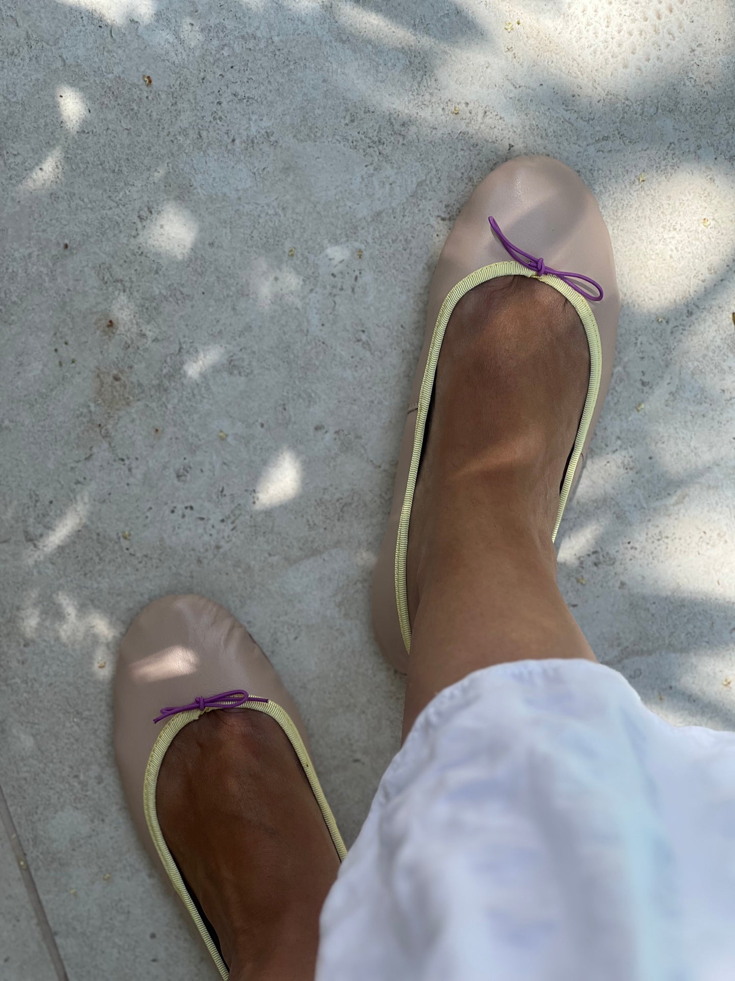 NUDE BALLERINAS WITH PASTEL YELLOW -