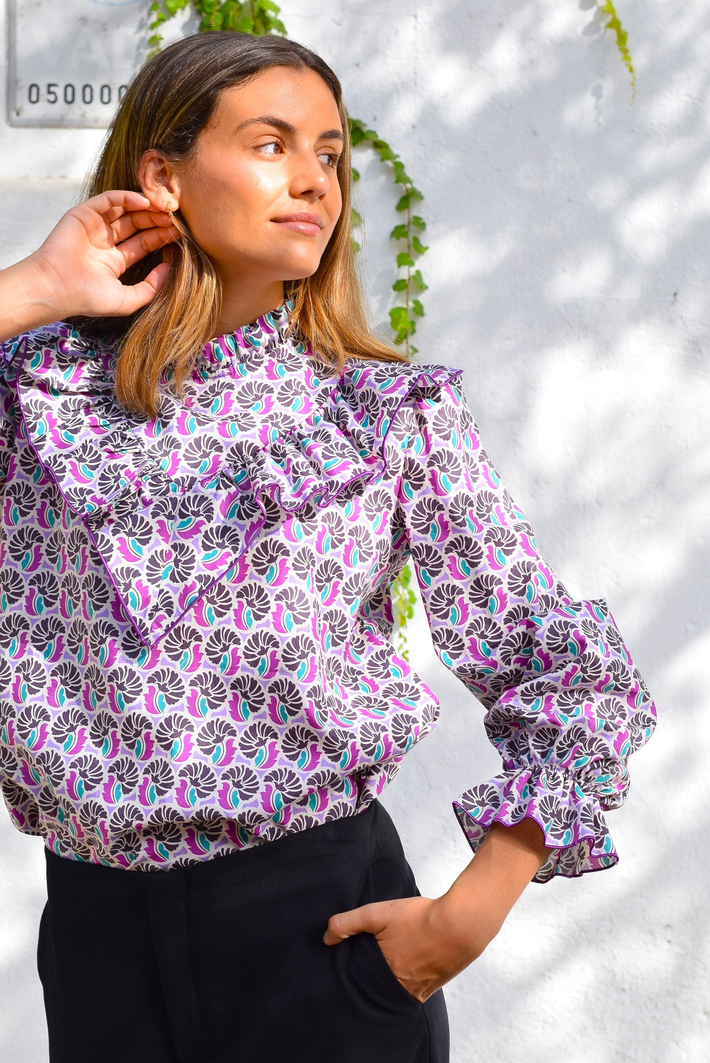 BLUSA ALBERTA - FLOR MORADA Y VERDE