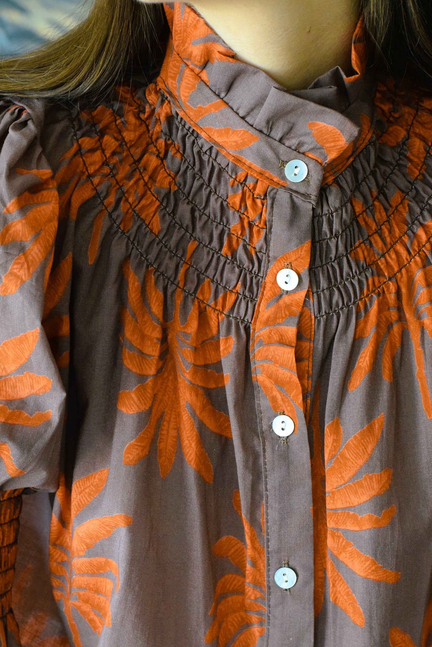 BLUSA MARÍA - MARRÓN CON PALMERAS