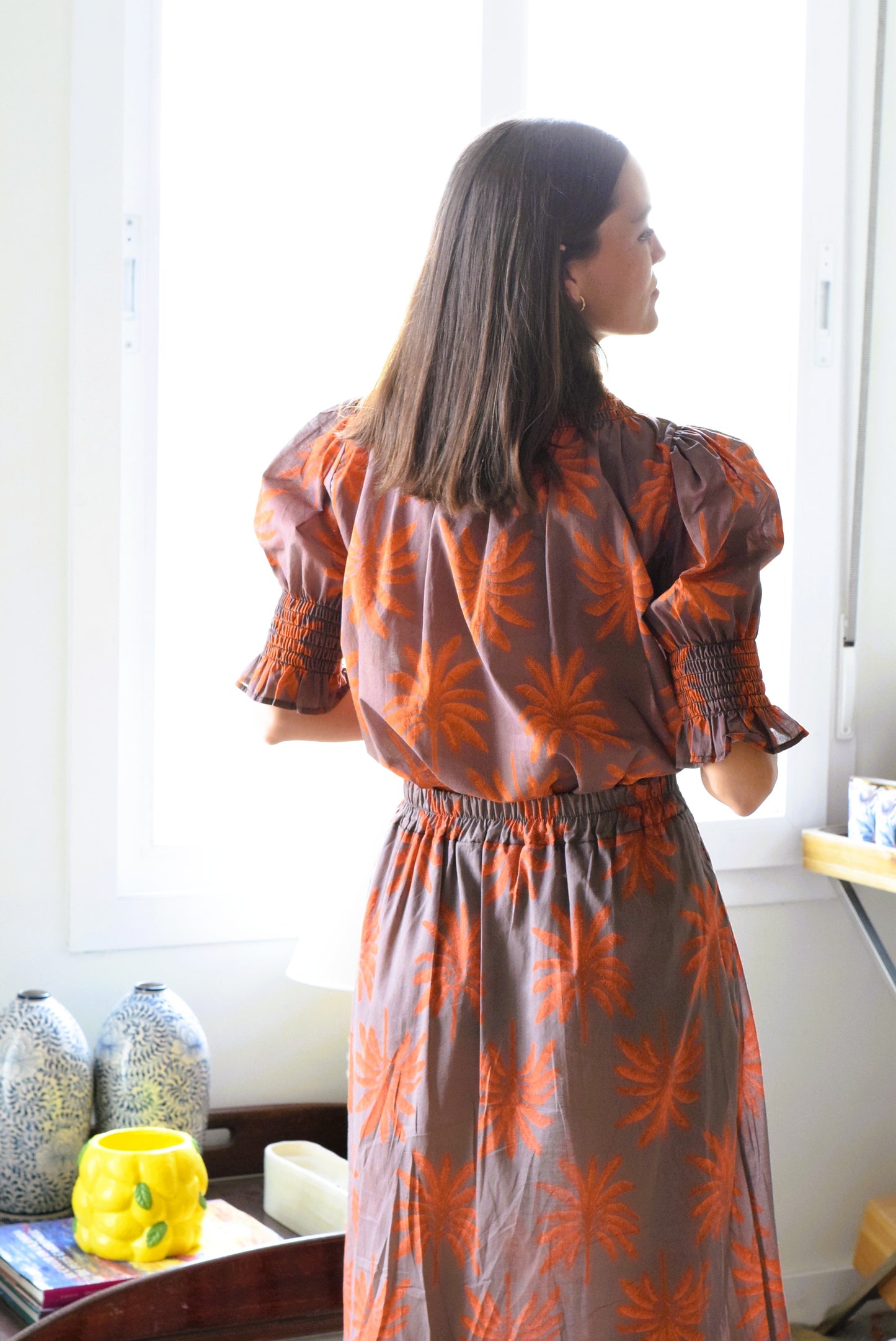 BLUSA MARÍA - MARRÓN CON PALMERAS