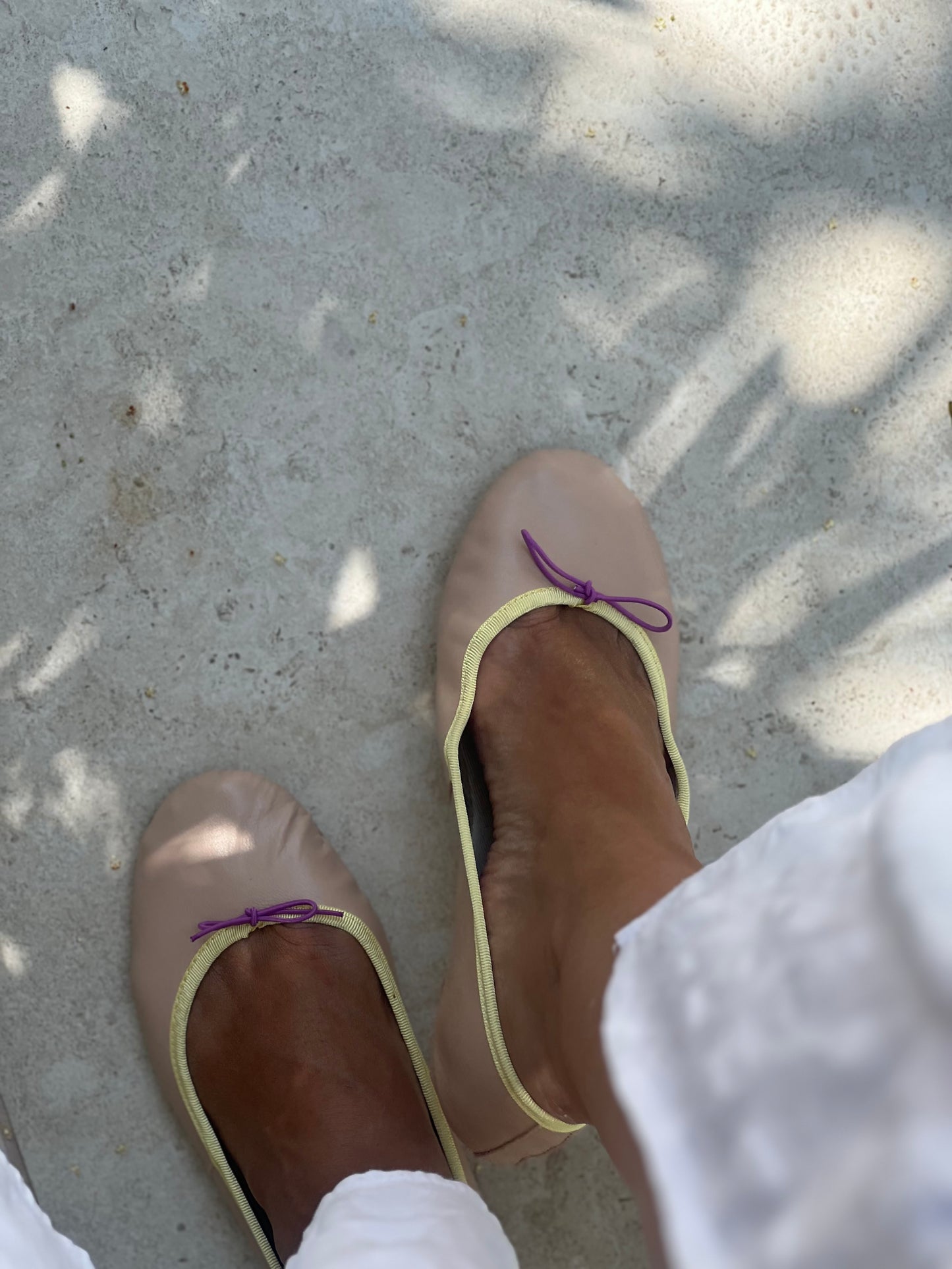 NUDE BALLERINAS WITH PASTEL YELLOW -