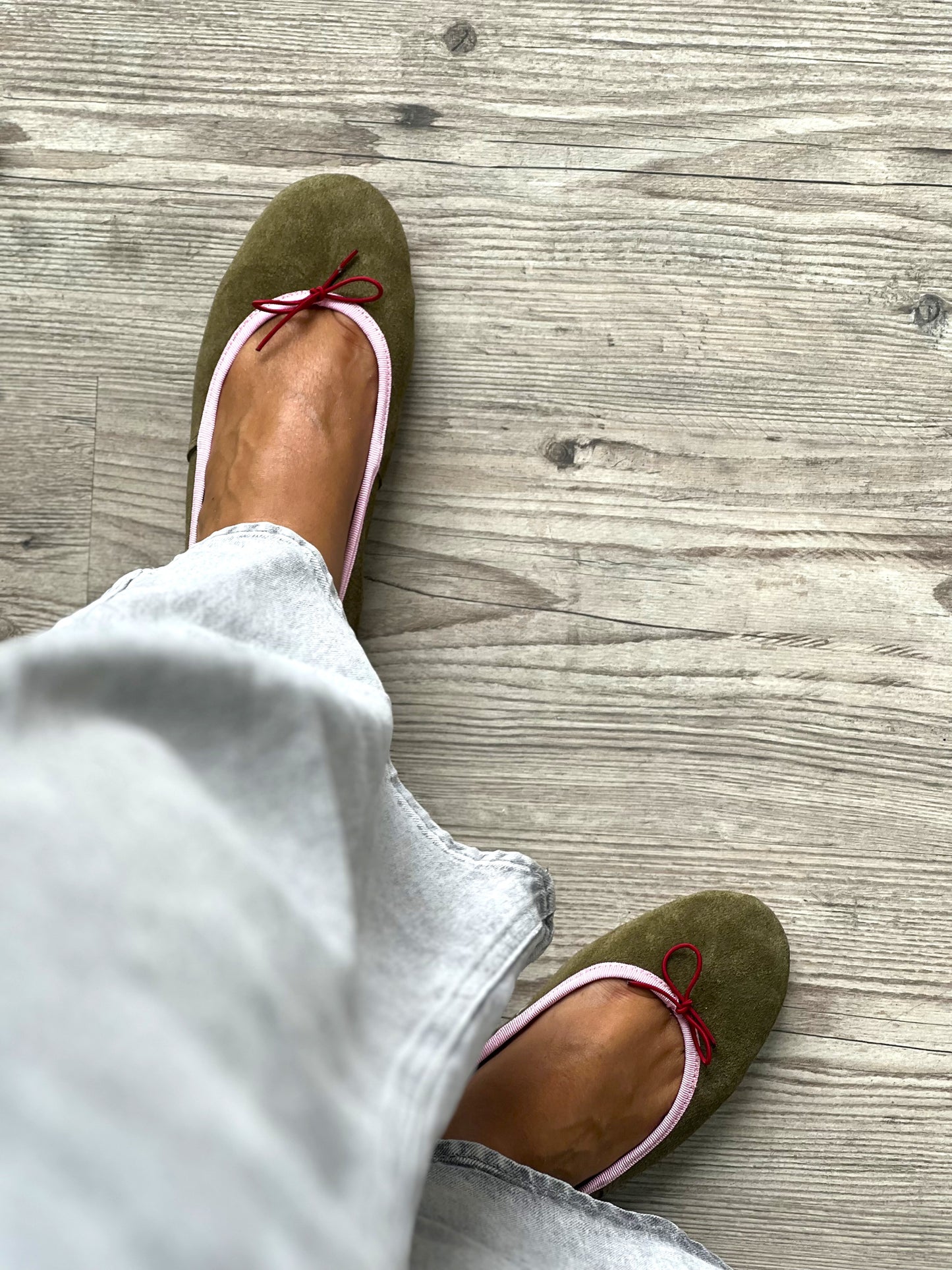 BAILARINAS VERDE CON ROSA - PREORDER 22 SEPTIEMBRE