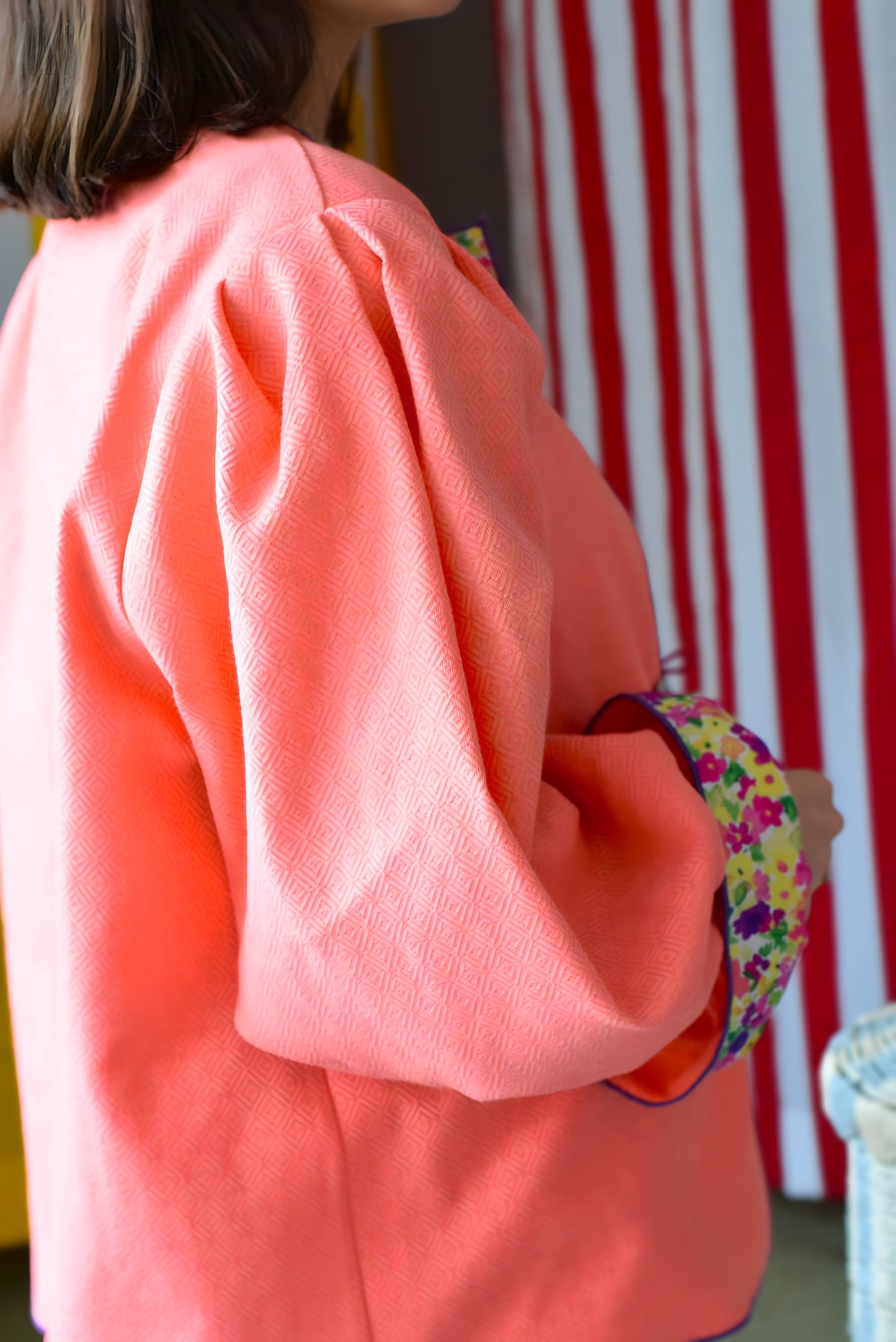 CHAQUETA SOFÍA REVERSIBLE - CORAL Y FLORES - PREORDER 9 MAYO