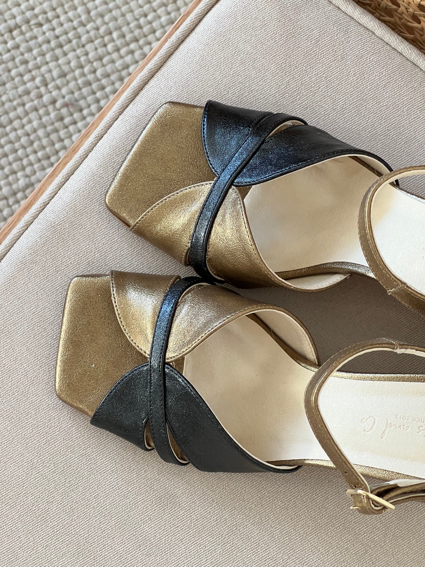 MAQUIS SANDALS - GOLD AND BLACK