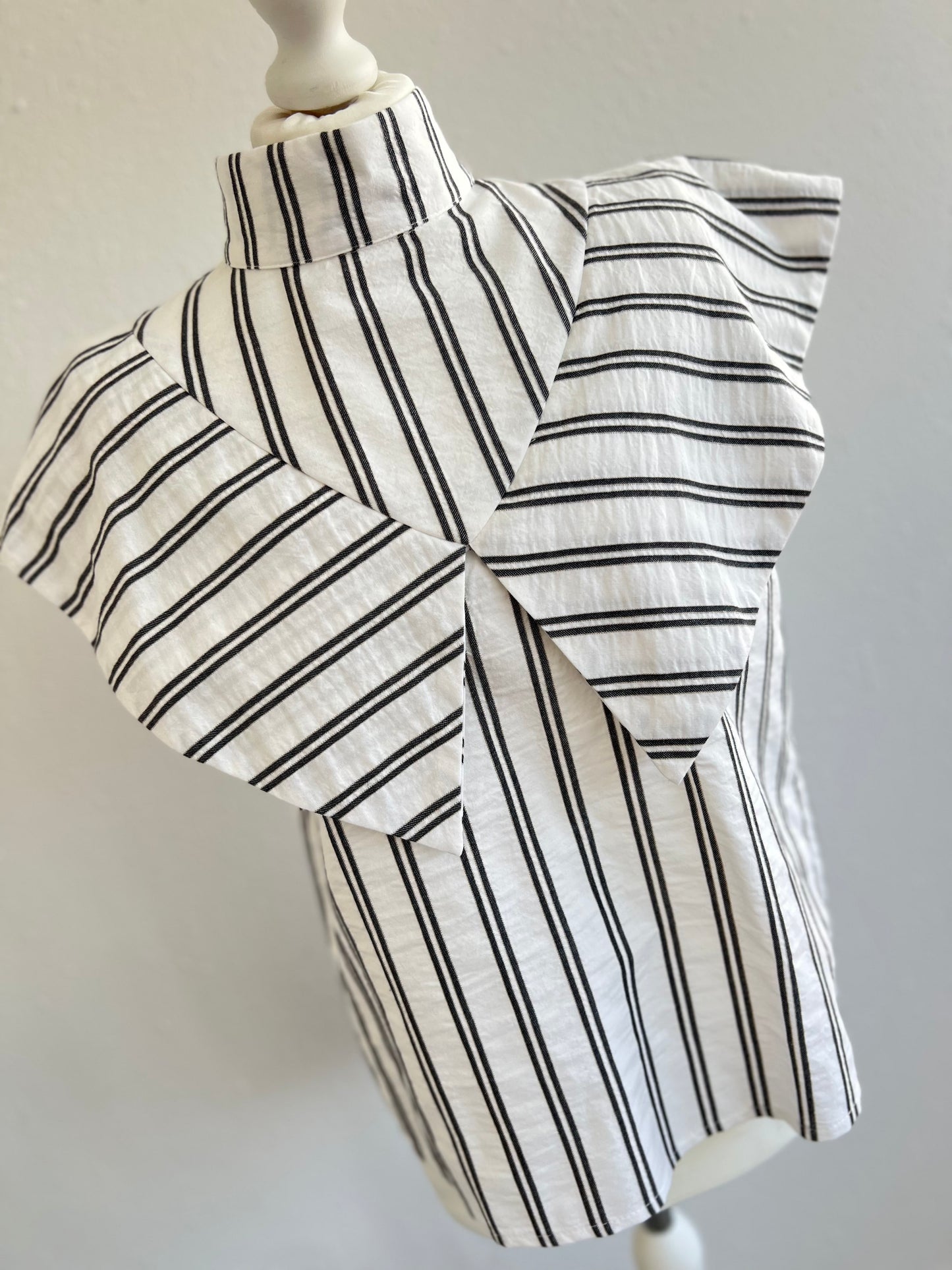 BLUSA FLAVIA - RAYAS NEGRAS