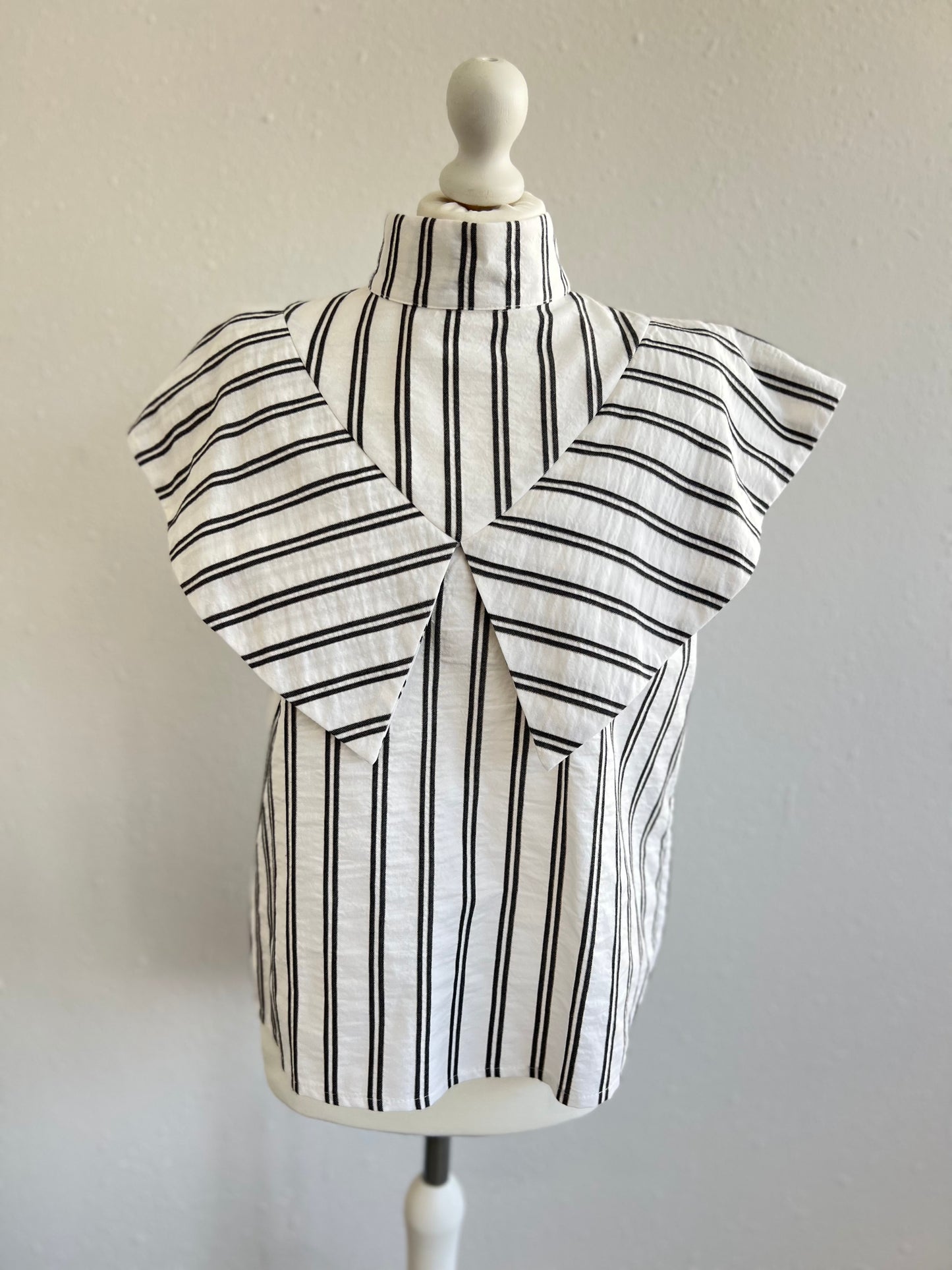 BLUSA FLAVIA - RAYAS NEGRAS