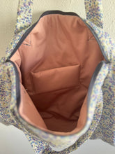 Load image into Gallery viewer, BOLSA CAROLA -  LIBERTY AZUL - PREORDER 13 DE DICIEMBRE -
