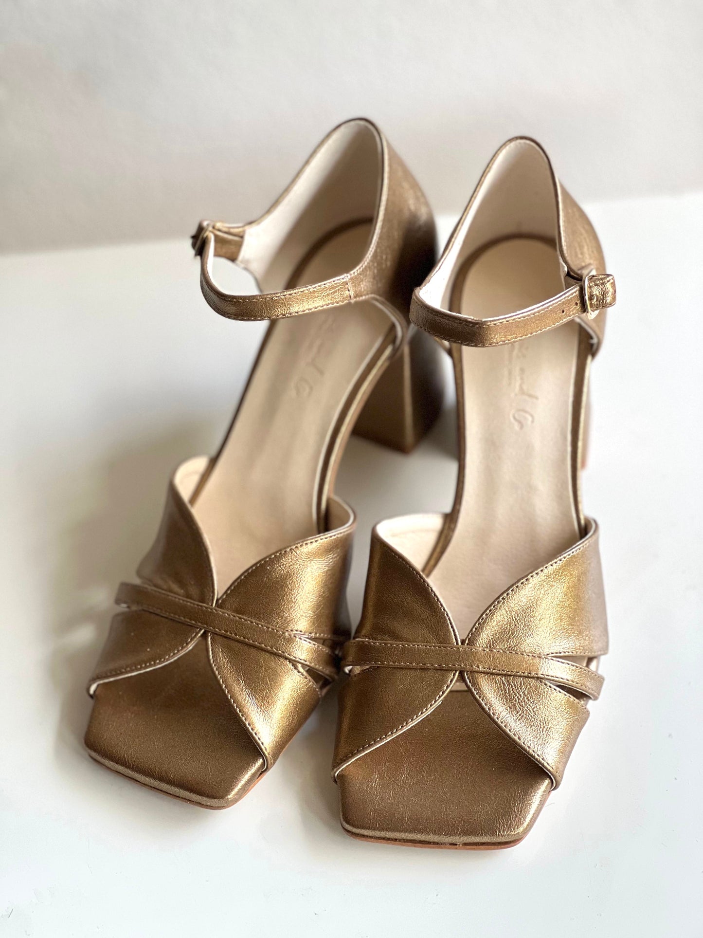 MAQUIS SANDALS - GOLD