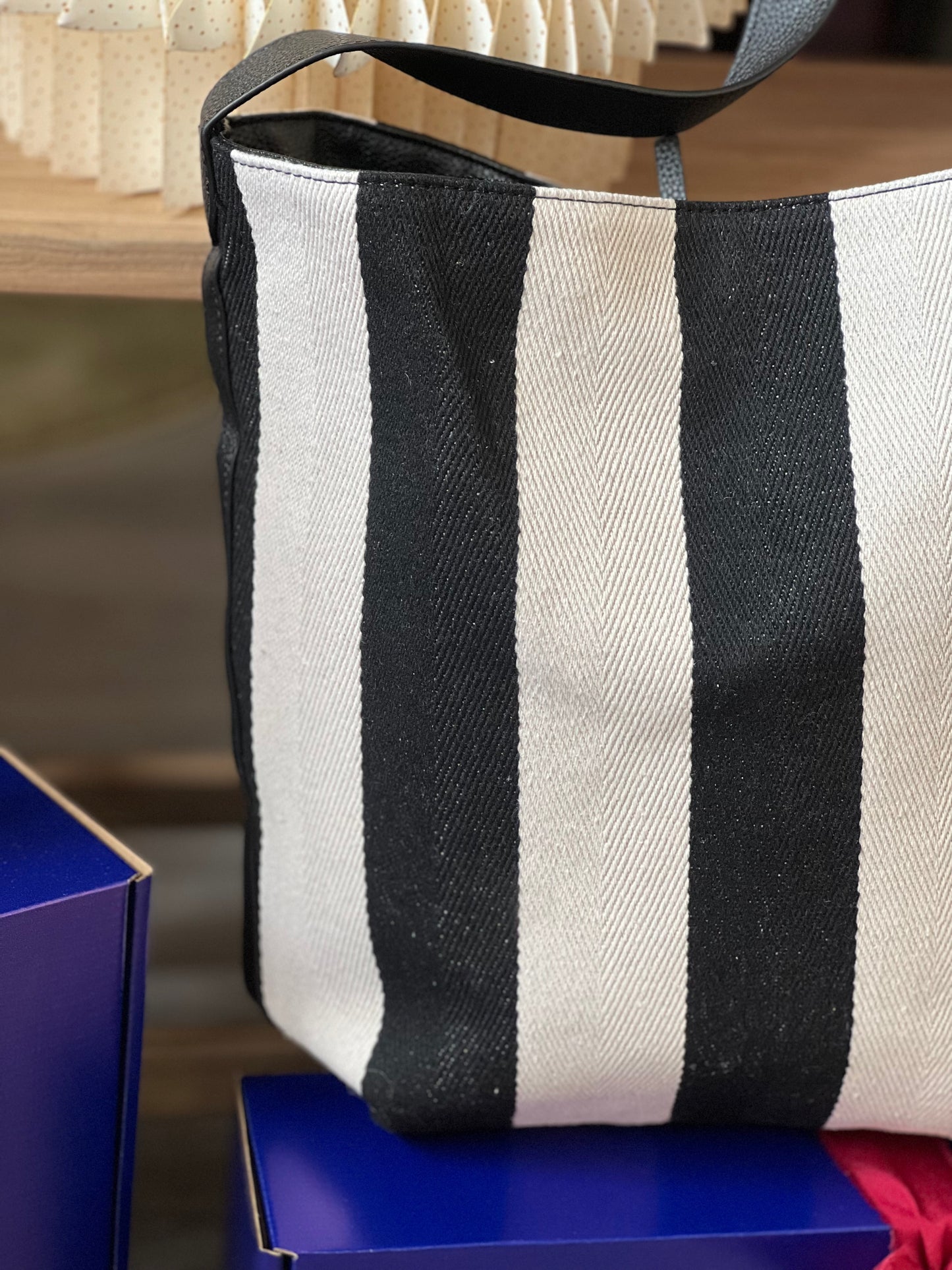 BOLSO RAYAS NEGRO Y BLANCO