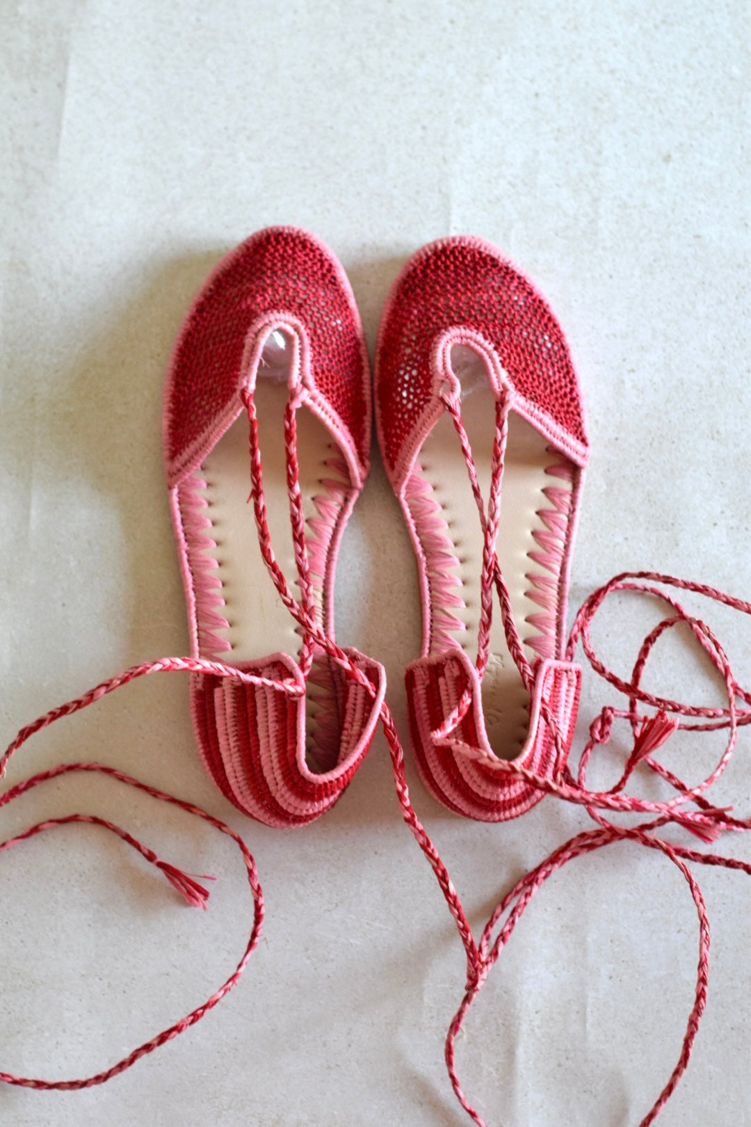 SANDALIAS TULUM - ROJAS Y ROSA -