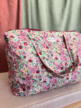 Cargar imagen en el visor de la galería, BOLSA CAROLA -  LIBERTY FRAMBUESA - PREORDER 13 DICIEMBRE -
