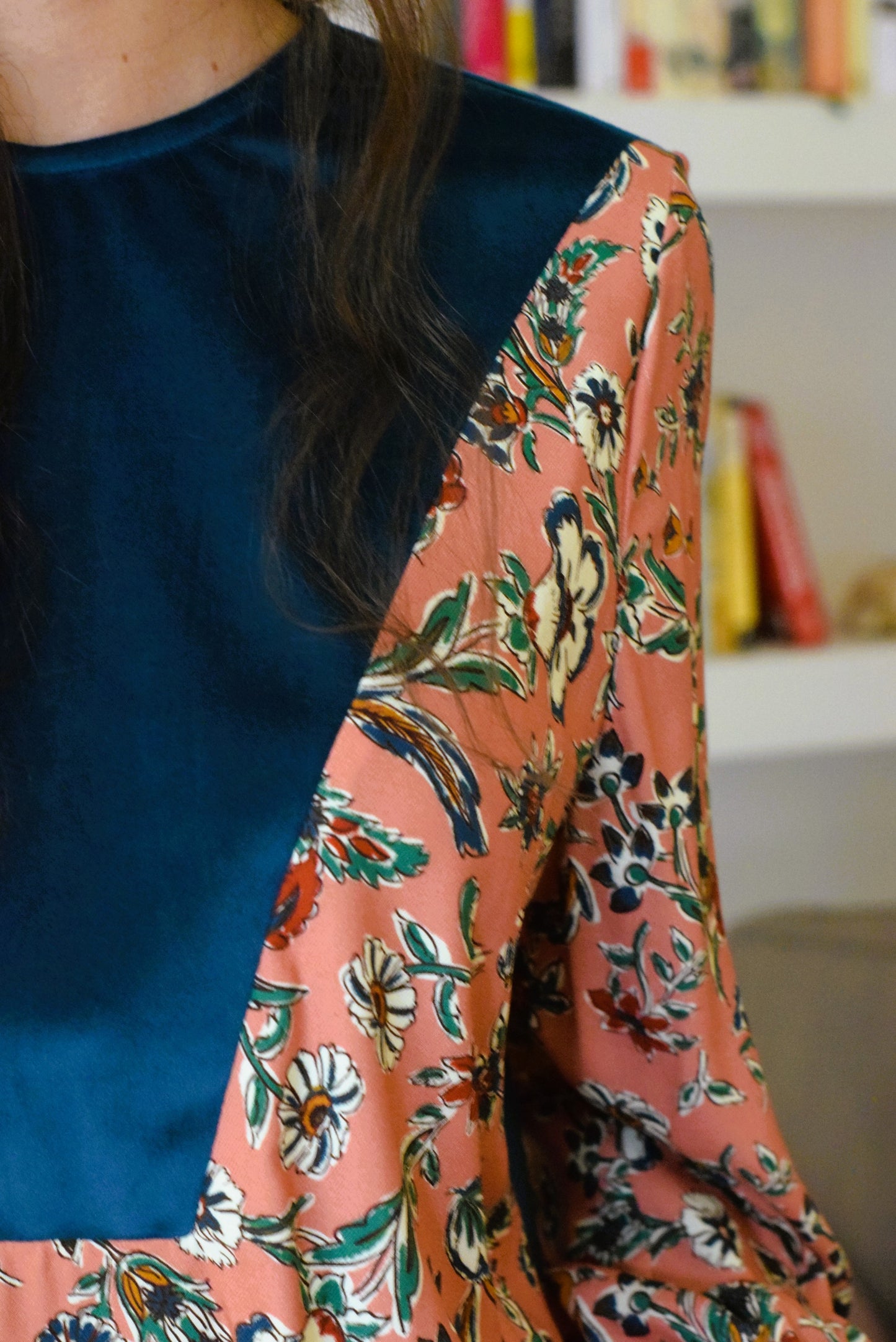 BLUSA CAROLA - FLORES Y TERCIOPELO -