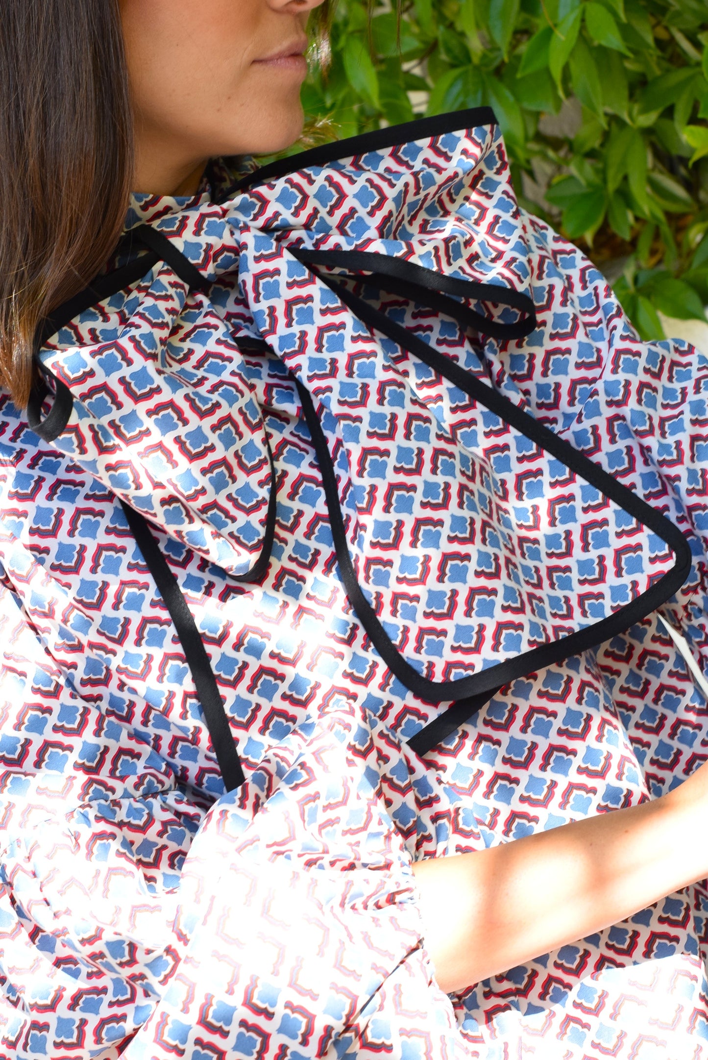 BLUSA GABRIELA - AZUL Y ROJA