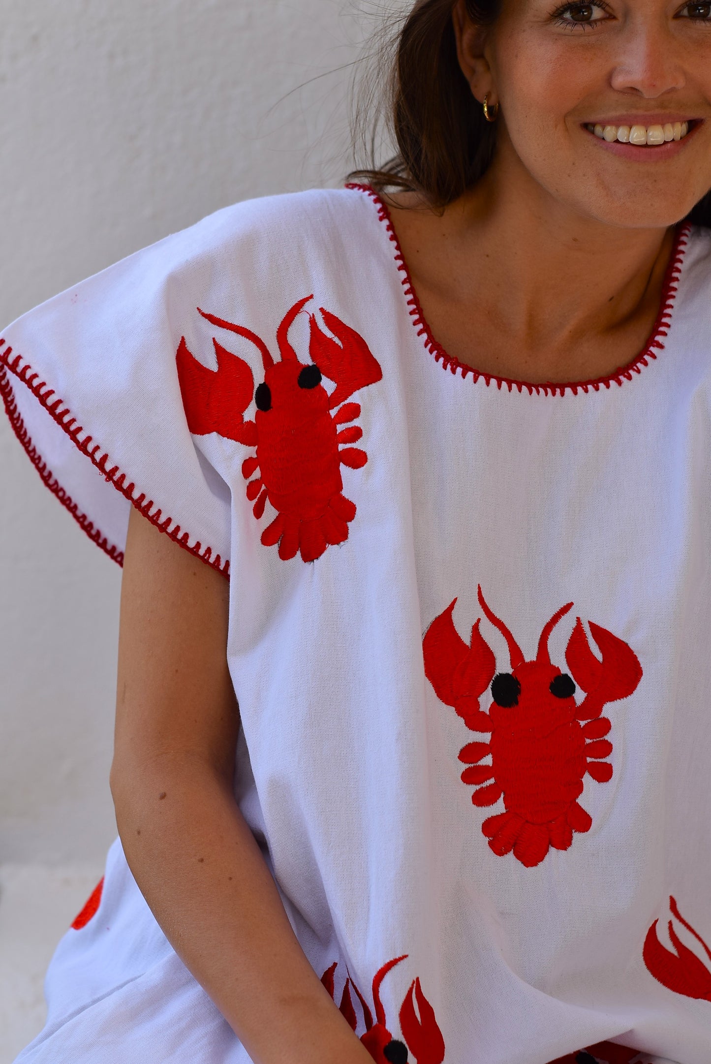 VESTIDO HUIPILE LANGOSTAS - BORDADO ROJO