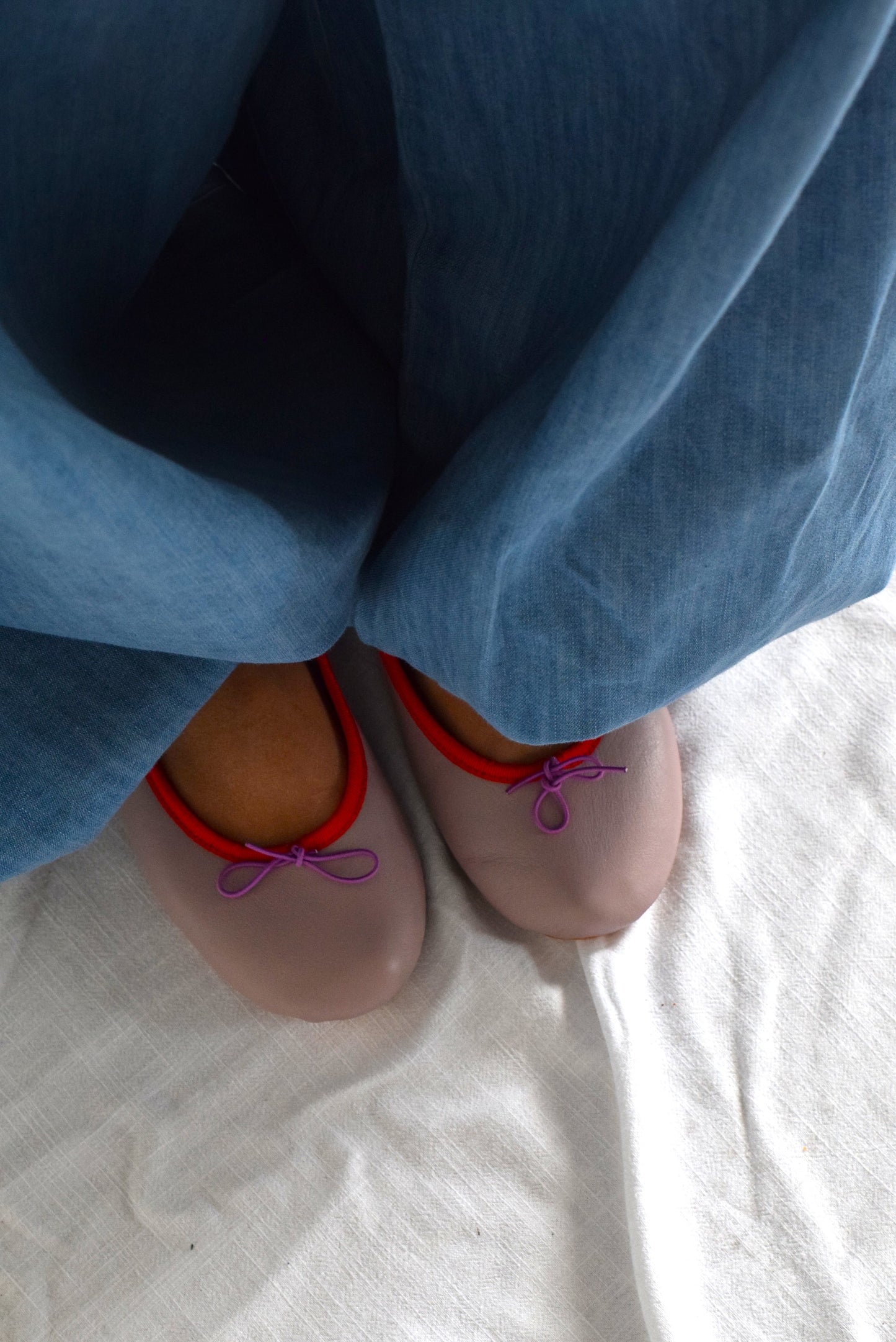 BAILARINAS MALVA CON NARANJA -