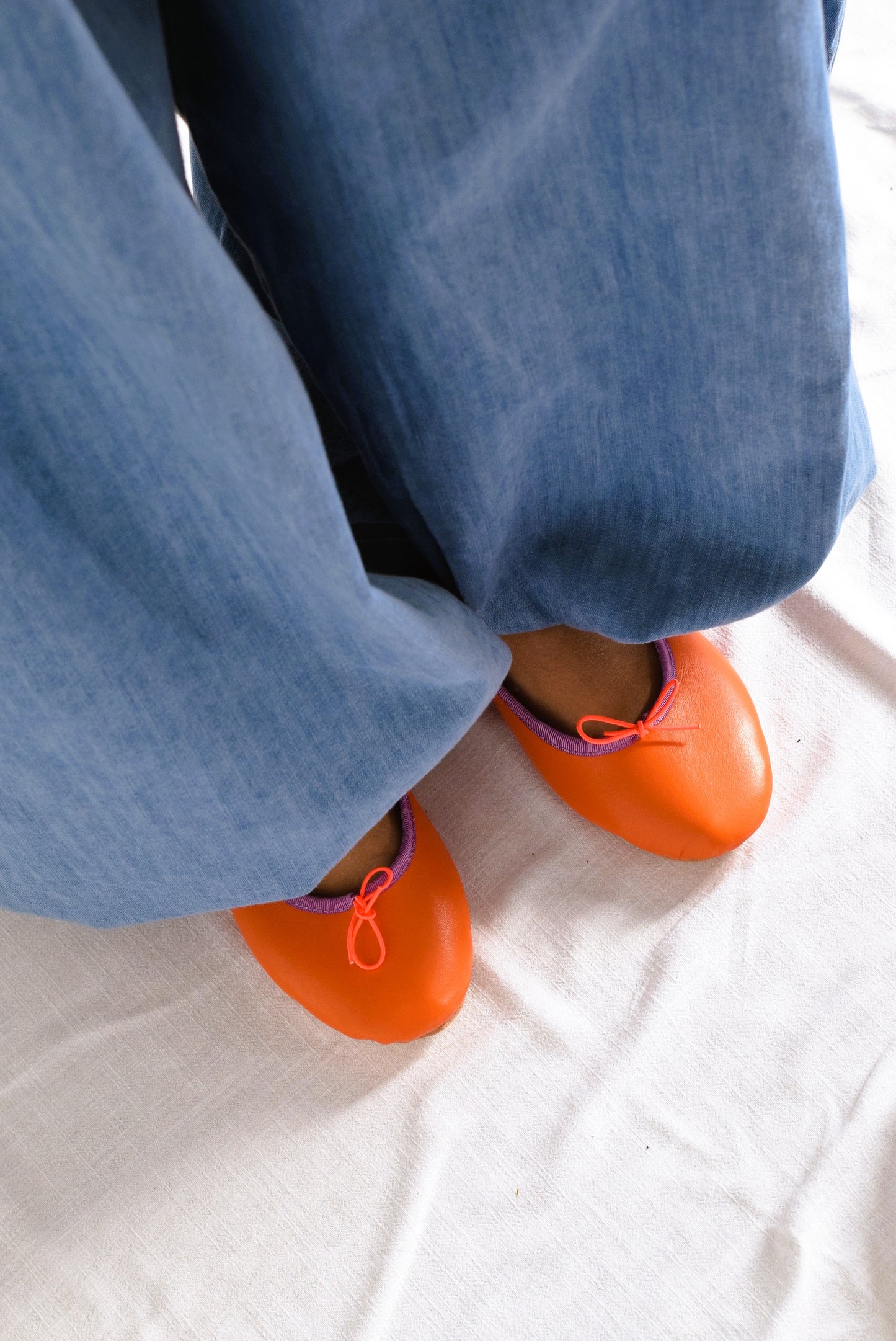 BAILARINAS NARANJAS CON MORADO