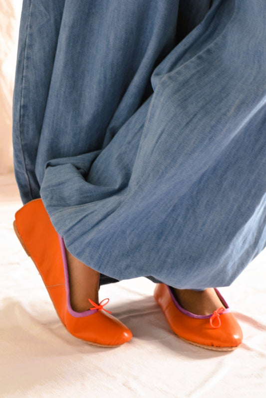 BAILARINAS NARANJAS CON MORADO