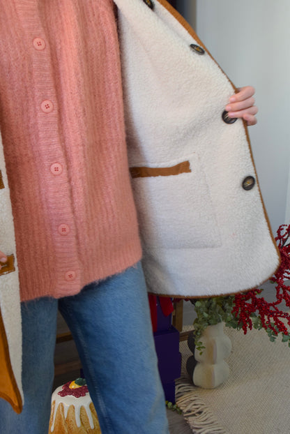 CHAQUETÓN ALEJANDRA - MARRÓN Y BORREGUITO