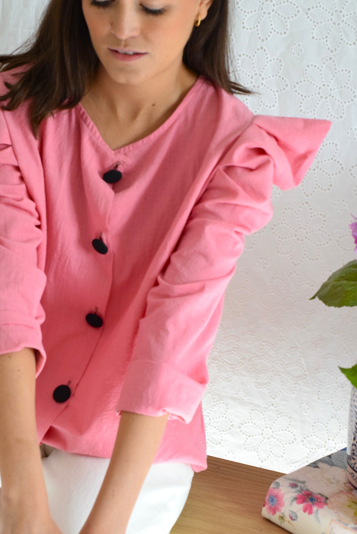 SOBRECAMISA BEGOÑA - ROSA CON NEGRO -
