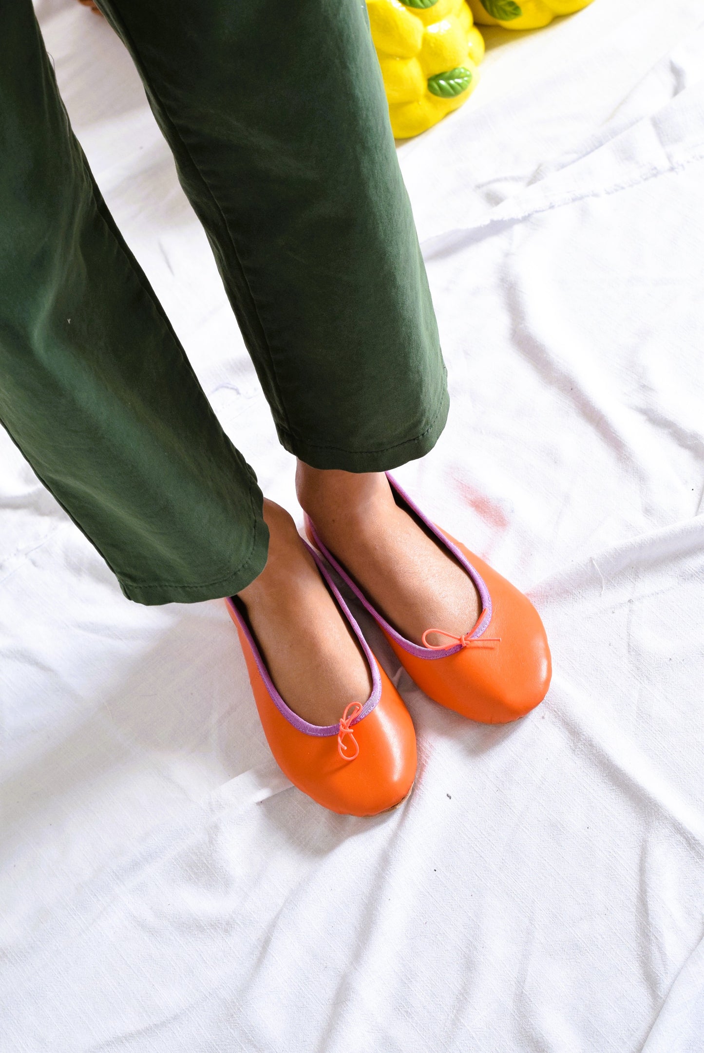 BAILARINAS NARANJAS CON MORADO