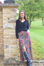 Load image into Gallery viewer, FALDA ANA - FLORES GRANATES -
