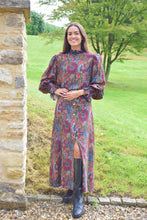 Load image into Gallery viewer, FALDA ANA - FLORES GRANATES -
