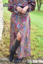 Load image into Gallery viewer, FALDA ANA - FLORES GRANATES -
