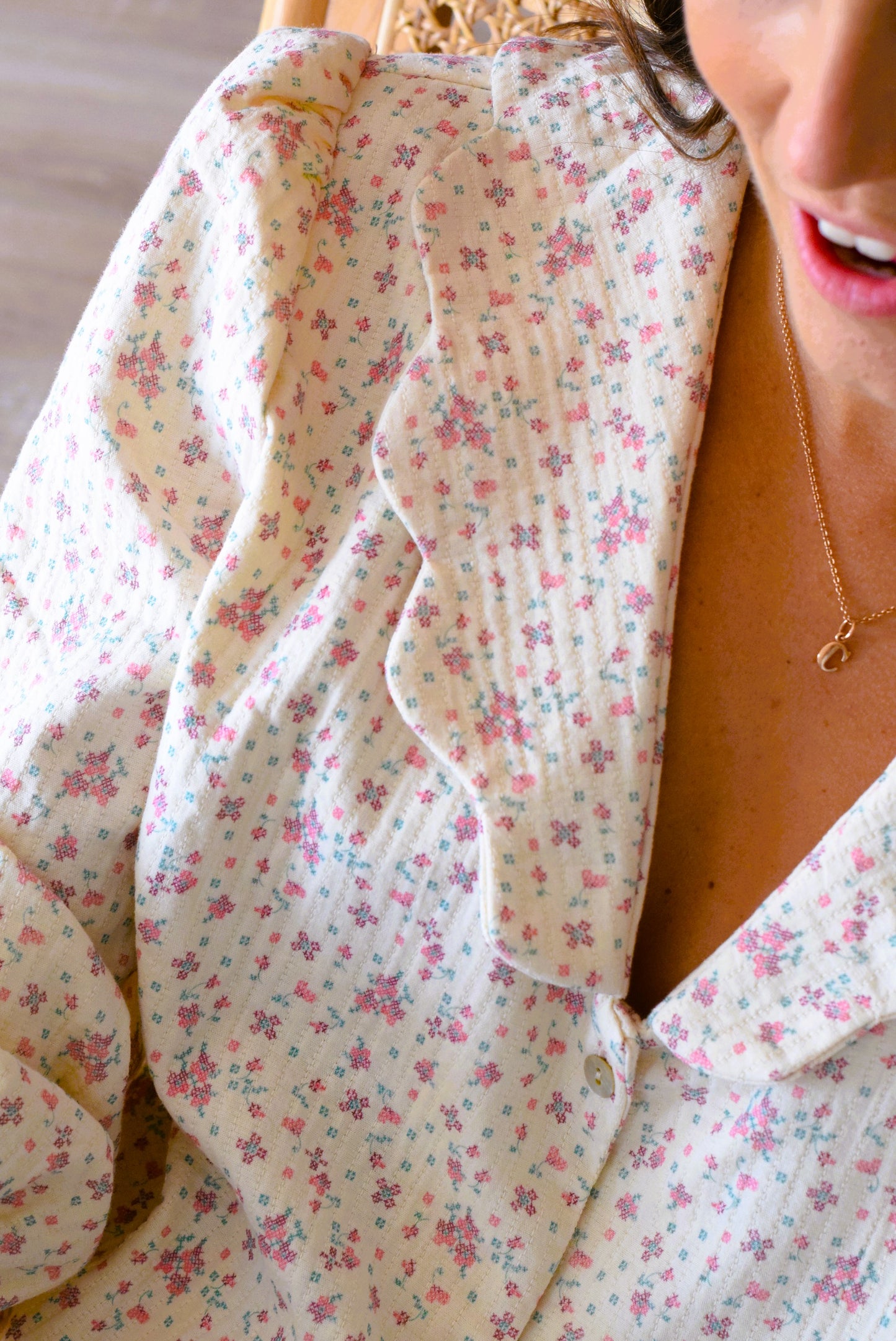 BLUSA GRETA - FLORECITAS - PREORDER 5 SEPTIEMBRE