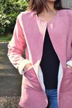 Cargar imagen en el visor de la galería, CHAQUETA MACARENA - PANA ROSA -

