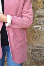 Cargar imagen en el visor de la galería, CHAQUETA MACARENA - PANA ROSA -
