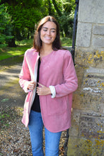 Cargar imagen en el visor de la galería, CHAQUETA MACARENA - PANA ROSA -
