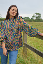 Cargar imagen en el visor de la galería, BLUSA MICAELA - ZIGZAG -
