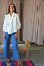 Load image into Gallery viewer, BLUSA MARIANA - BLANCA -

