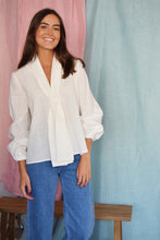 Load image into Gallery viewer, BLUSA MARIANA - BLANCA -
