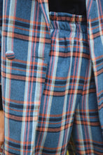 Load image into Gallery viewer, CHAQUETA NONA - ESCOCESA AZUL -
