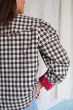 Load image into Gallery viewer, CHAQUETA VALENTINA - ANTE FUCSIA
