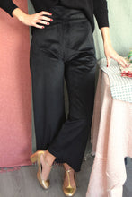 Load image into Gallery viewer, Pantalones terciopelo negro
