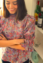 Load image into Gallery viewer, BLUSA BRUNA - LIBERTY -
