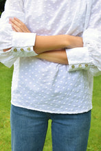 Cargar imagen en el visor de la galería, BLUSA MICAELA - PLUMETI BLANCA
