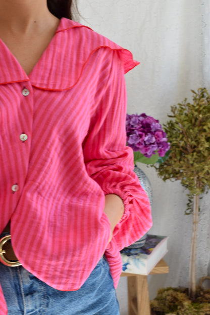 CAMISA MÁXIMA - RAYAS ROSAS Y ROJAS - PREORDER 23 ABRIL
