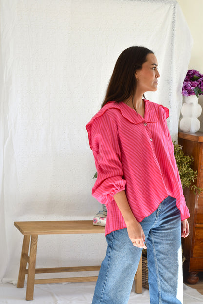 CAMISA MÁXIMA - RAYAS ROSAS Y ROJAS - PREORDER 23 ABRIL