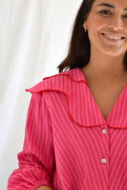 CAMISA MÁXIMA - RAYAS ROSAS Y ROJAS - PREORDER 23 ABRIL