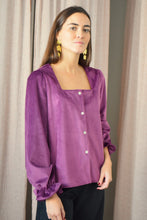 Load image into Gallery viewer, BLUSA CLAUDIA - TERCIOPELO BERENJENA -
