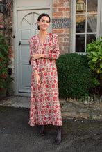 Load image into Gallery viewer, Vestido Largo con Flores Granates

