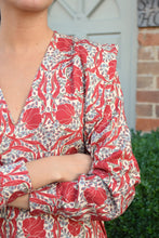Load image into Gallery viewer, Vestido Largo con Flores Granates
