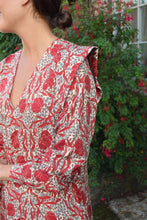 Load image into Gallery viewer, Vestido Largo con Flores Granates
