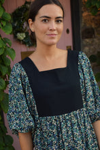 Load image into Gallery viewer, VESTIDO SIMONETA - FLORES AZUL  - PREORDER 28 SEPTIEMBRE
