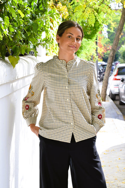 BLUSA BRUSELAS - BORDADA FLORES