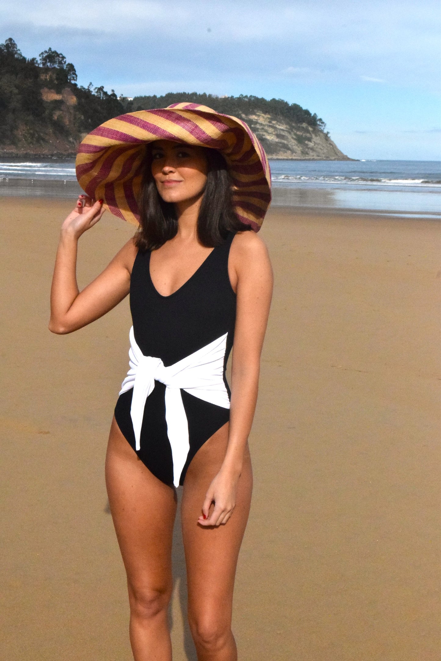 SWIMSUIT - HILDA - BLACK WITH WHITE -