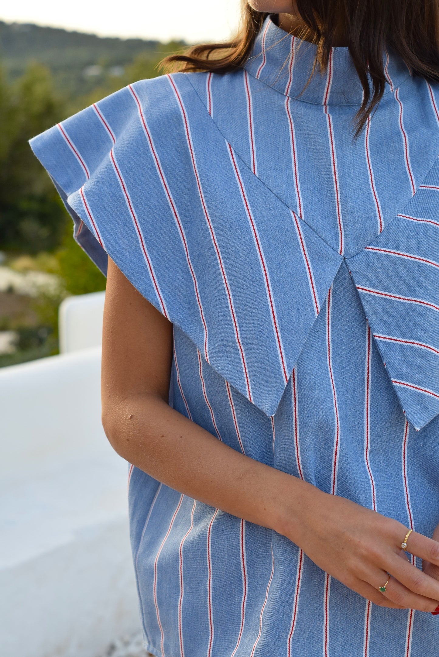 BLUSA FLAVIA - AZUL RAYA ROJA - PREORDER 22 DE MAYO